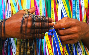 [pt]Fitinha do Senhor do Bonfim, Salvador, Bahia / Foto: Embratur[/pt] [en]Little Ribbon of Senhor do Bonfim in Salvador, Bahia / Photo: Embratur[/en] [es]Cinta de Senhor do Bonfim en Salvador, Bahia / Foto: Embratur[/es]