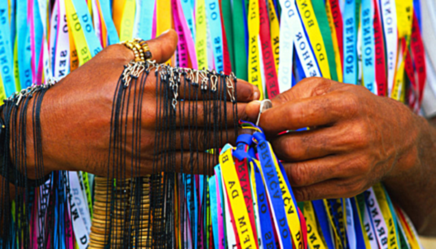 [pt]Fitinha do Senhor do Bonfim, Salvador, Bahia / Foto: Embratur[/pt] [en]Little Ribbon of Senhor do Bonfim in Salvador, Bahia / Photo: Embratur[/en] [es]Cinta de Senhor do Bonfim en Salvador, Bahia / Foto: Embratur[/es]